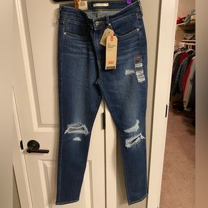 NWT Levi’s 721 high rise skinny jean